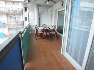 Apartment  Del port marina. Apartamento con piscina, amplia terraza y parking en santa marga