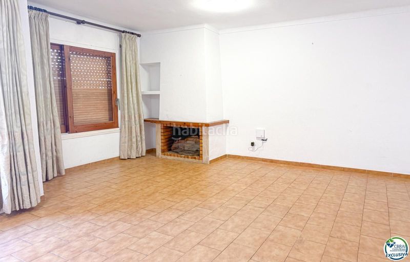 Foto 0f21309d-1be8-4efc-aa25-91c33f5d7c26. Apartament a Centre Roses