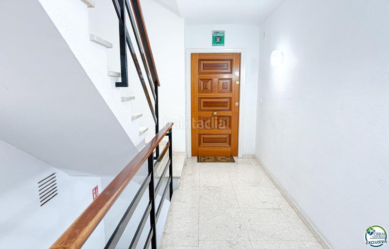 Foto 246de3c5-3504-4a2b-b386-a725cfa24749. Apartament a Centre Roses