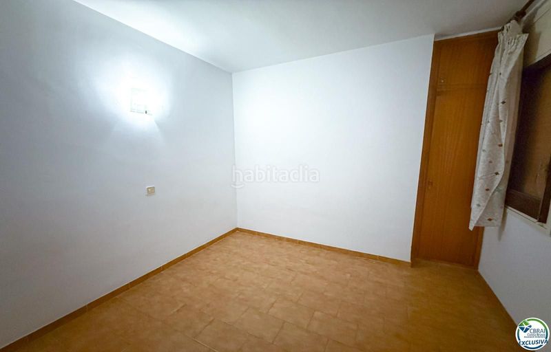 Foto 3f049f2d-b745-4101-a441-45a139503080. Apartament a Centre Roses