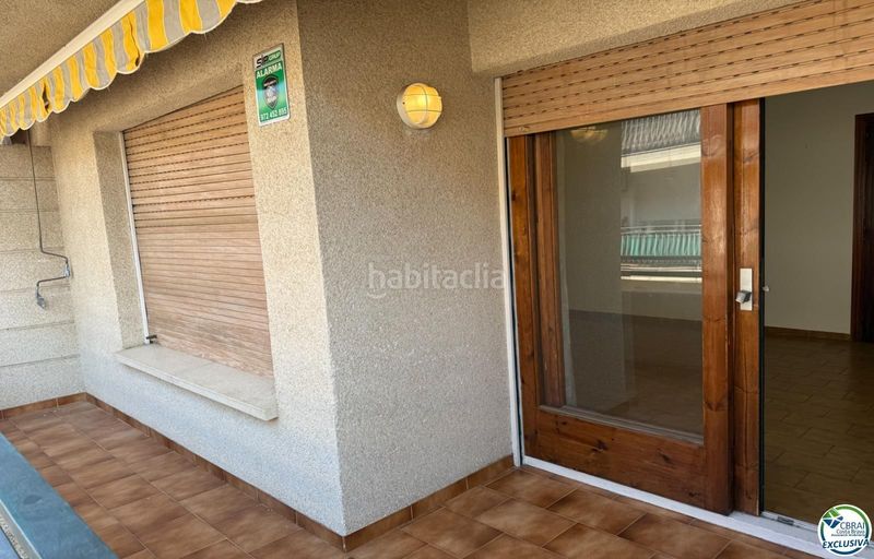Foto 4e16019b-1b32-49d7-bddb-2905a4860c0f. Apartament a Centre Roses