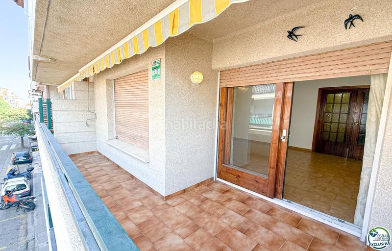 Foto 56e4d7ee-ee3b-4338-92eb-b0d38167638d. Apartament a Centre Roses