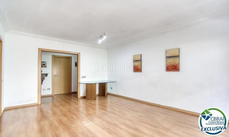 Foto 15e86f36-06c4-45b7-aad0-e10d89a61cdd. Apartament a Centre Roses