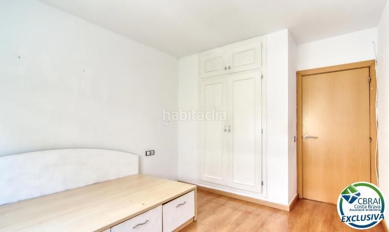 Foto c6229ed4-ded1-4111-9eda-0375b0b09e8a. Apartament a Centre Roses