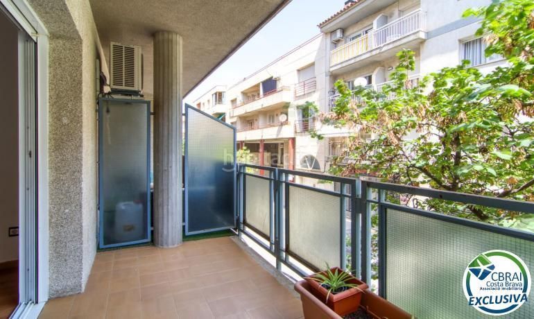 Foto cddfb173-1064-404f-b3ff-7842b49fb113. Apartament a Centre Roses