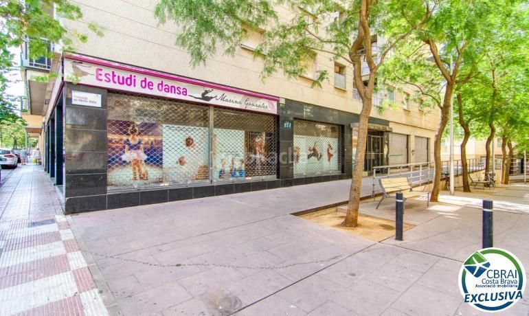 Foto eaf381ad-5993-464a-9fd4-e2519d4dc22f. Apartament a Centre Roses