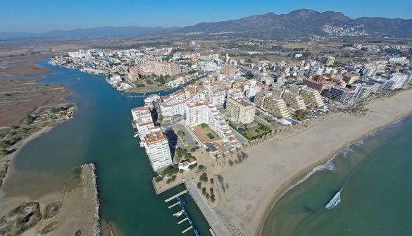 Foto 2003e238-3e6a-4f75-b7d8-147e197eb9d2. Apartament amb calefacció piscina a Santa Margarida Roses