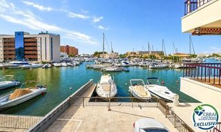 Apartament  De la playa. Tu rincón junto al mar en roses terraza con vistas al canal y pa