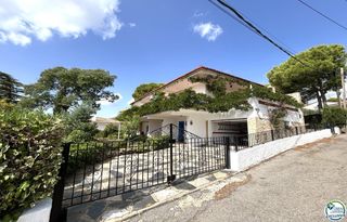 House  Pompeu fabra. Casa en llançà con licencia turística, vistas al mar y a pocos m
