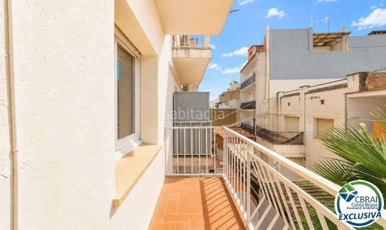 Foto 36d0550c-3846-4223-9d5e-3c62e5b34be4. Apartament a Centre Roses