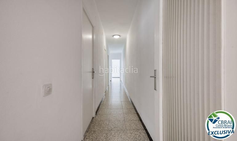 Foto 4e152201-6fcd-4fef-b508-2967cf7939d8. Apartament a Centre Roses