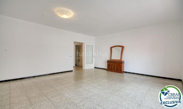 Foto 9ab09405-b6af-4115-8278-c0c2359b2d2b. Apartament a Centre Roses