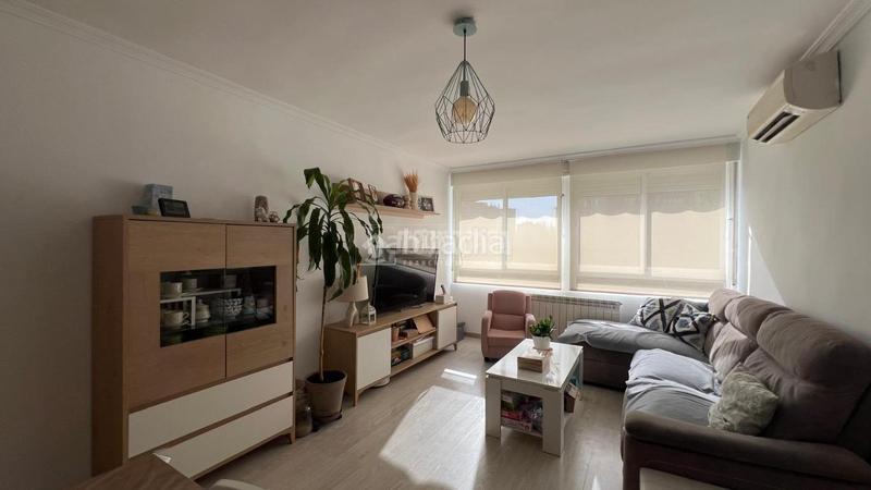 Foto 45c144b3-6d5c-46e9-859d-65f8715ca349. Piso  en venta en Media Legua Madrid
