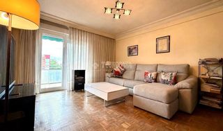 Pis a Media Legua. Piso en venta en madrid
