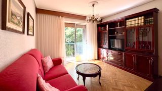 Etagenwohnung in Media Legua. Piso en venta en madrid