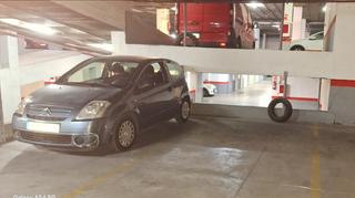 Car parking in Calle Olímpico Francisco Fernández Ochoa 18