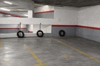 Affitto Posto auto in Calle olímpico francisco fernández ochoa 18
