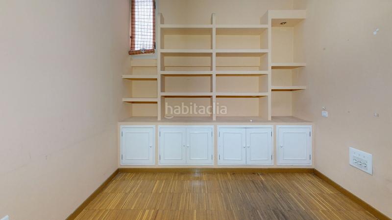 Foto 2327e12e-3a9c-4380-af91-3016a608bc0a. Office space in calle alfarería 124 in Triana Oeste Sevilla