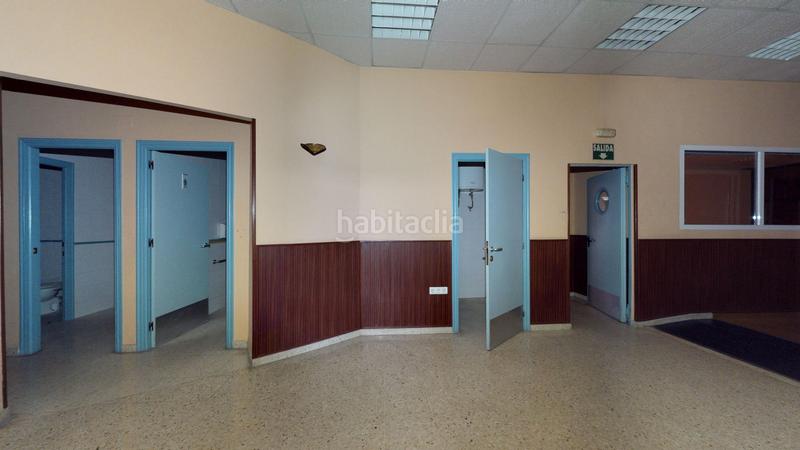 Foto 2a2aa2f3-18e1-40f2-a243-554eb8ff1a8c. Office space in calle alfarería 124 in Triana Oeste Sevilla