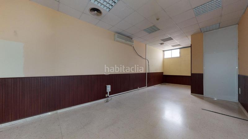 Foto 4edc89c0-8f06-44a0-b041-0f10401ce100. Office space in calle alfarería 124 in Triana Oeste Sevilla