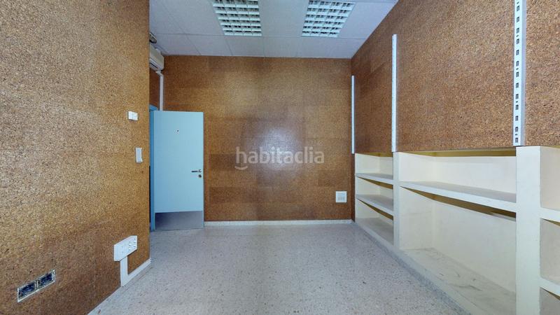 Foto 56232c74-8373-4f5e-ace5-8378faa1f22e. Office space in calle alfarería 124 in Triana Oeste Sevilla