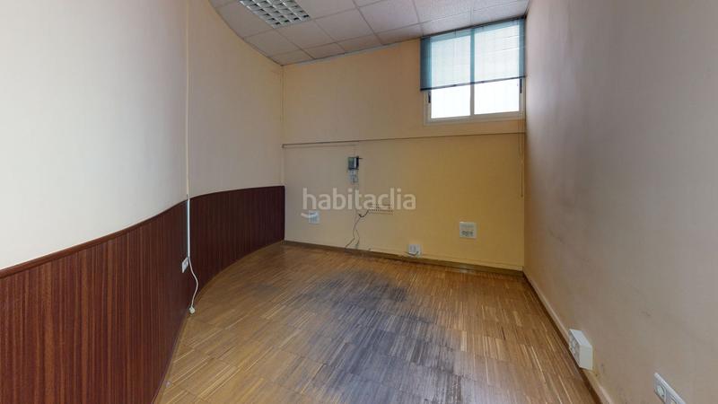 Foto 5c1e03bf-b71e-4a54-b7a3-b90f62be5320. Office space in calle alfarería 124 in Triana Oeste Sevilla