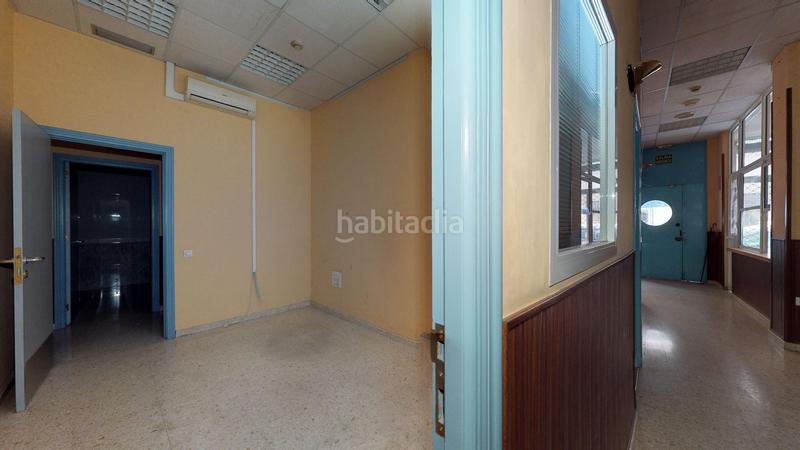 Foto 902a703a-8a08-4c44-ba36-57a8f90ab250. Office space in calle alfarería 124 in Triana Oeste Sevilla