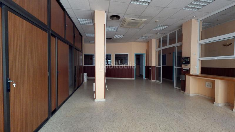 Foto 9784394b-c8f3-4ccb-8c94-b2900737ce7a. Office space in calle alfarería 124 in Triana Oeste Sevilla