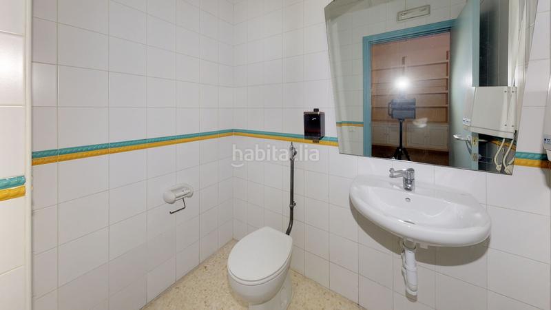 Foto f0ed8023-e3b0-40d3-b13f-2c0bc1096c08. Office space in calle alfarería 124 in Triana Oeste Sevilla