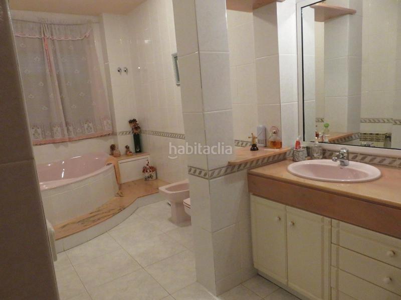 Foto 1b9528be-de14-4adb-8dd3-dbfc8a804fb4. Casa amb aparcament piscina a Vilanova del Vallès