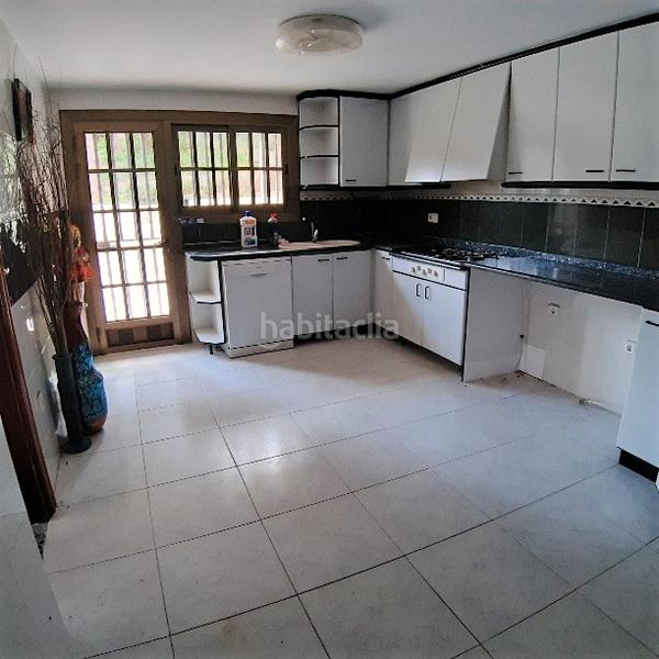 Foto 22cf3522-fd3c-4666-b150-c8a43c30a528. Casa amb aparcament piscina a Vilanova del Vallès