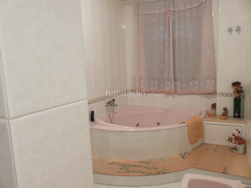 Foto 2317a4c7-3d5b-443f-9282-c9ef96860765. Casa amb aparcament piscina a Vilanova del Vallès