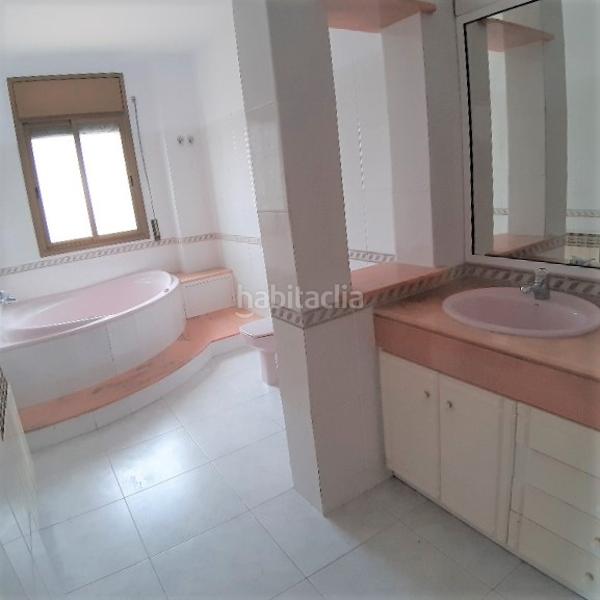 Foto 3cd550b3-b070-4594-bcf6-293f94647e46. Casa amb aparcament piscina a Vilanova del Vallès