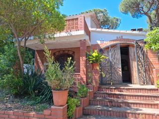 Casa a Vilanova del Valls. Descubre esta encantadora casa independiente