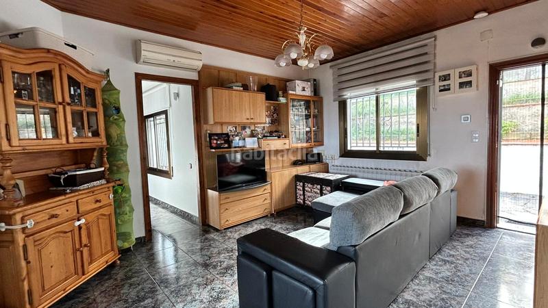 Foto 0a744f07-5614-4ce3-b4ad-1c0456b5b2a1. Casa amb xemeneia calefacció aparcament piscina a Vilanova del Vallès