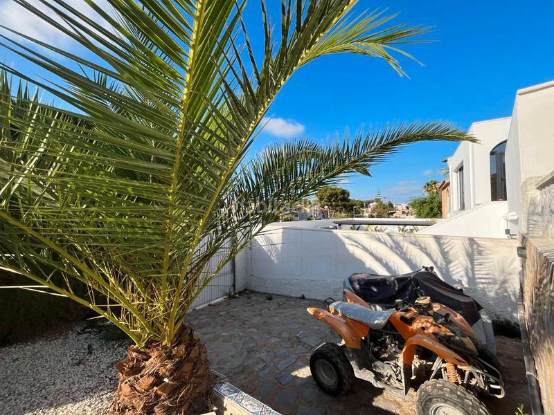 Foto 8bb76e72-7f06-42bf-9dca-00b029948077. Chalet mit heizung pool in Los Balcones y los Altos Orihuela