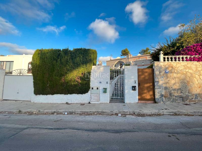 Foto 81b7ea9e-9349-45f1-b25e-5c1eb8a9fbe9. Chalet with heating pool in Los Balcones y los Altos Orihuela