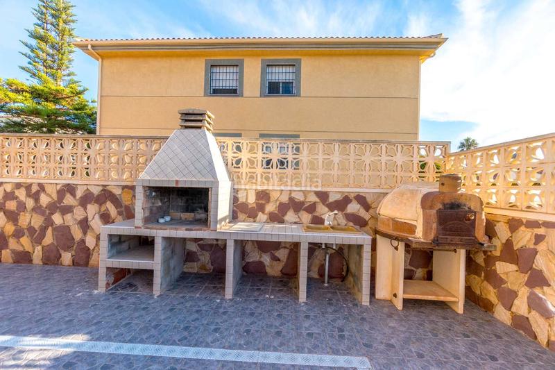 Foto 88b66fa7-7ee8-47f6-9c2f-ee0b49f587df. Chalet mit parking pool in La Zenia Orihuela