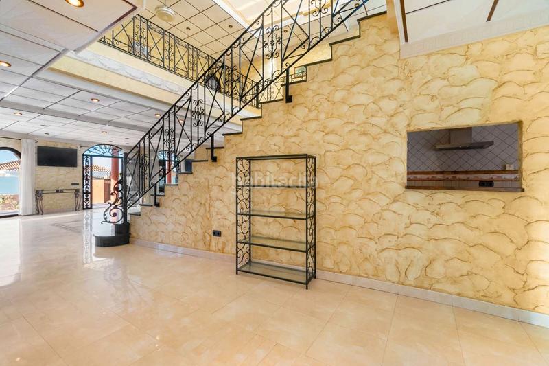 Foto 117d39db-0021-4ef2-8dd5-54571742fb3e. Chalet with parking pool in La Zenia Orihuela