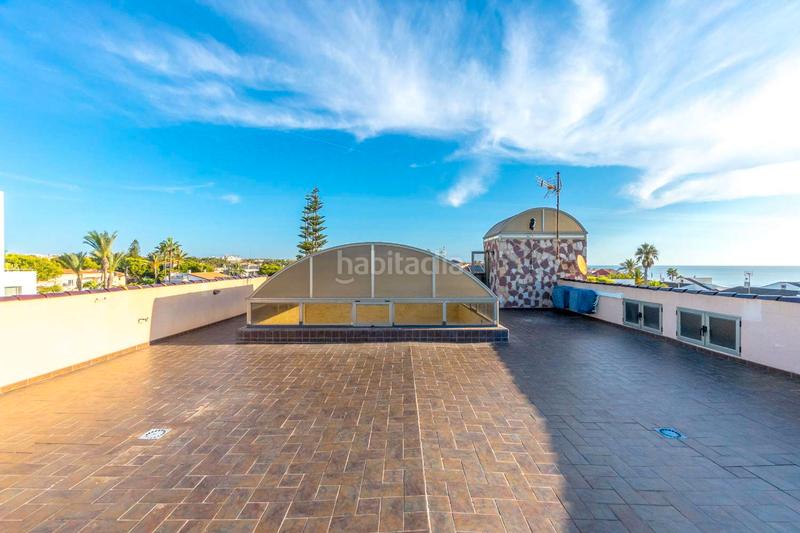 Foto 07f84d8c-a1e3-4fcd-9b3b-d3bda5a280db. Chalet avec parking piscine dans La Zenia Orihuela