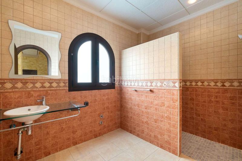 Foto 15f5c4ee-bb48-4b98-9aba-c6617624302b. Chalet avec parking piscine dans La Zenia Orihuela