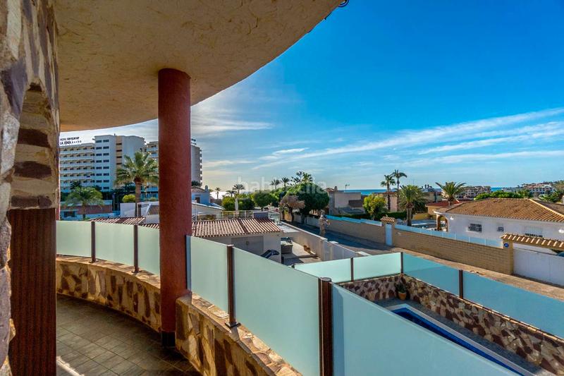 Foto 30b4ea28-e882-4c07-8951-7ae9862fad59. Chalet avec parking piscine dans La Zenia Orihuela