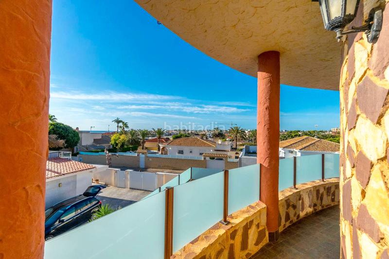 Foto 42c5d9fa-ca85-422a-a825-cc32798449d2. Chalet avec parking piscine dans La Zenia Orihuela