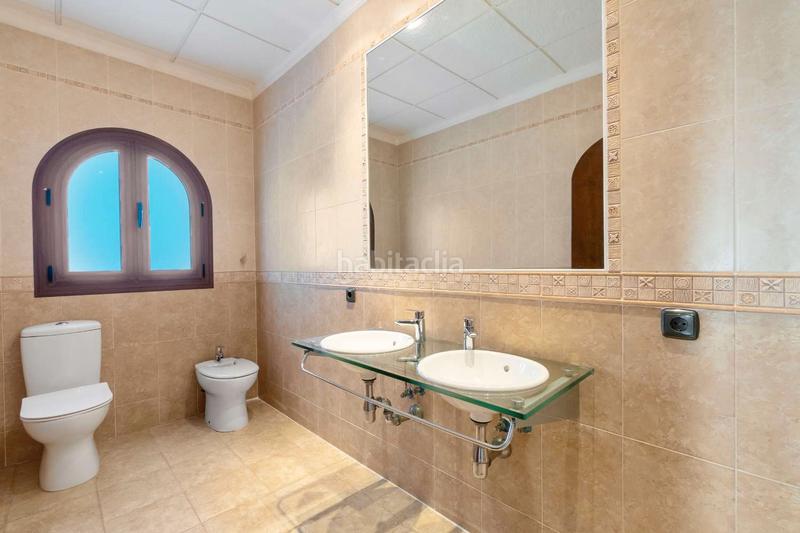 Foto b833ede3-638d-4b06-889c-8c4c55225d25. Chalet avec parking piscine dans La Zenia Orihuela