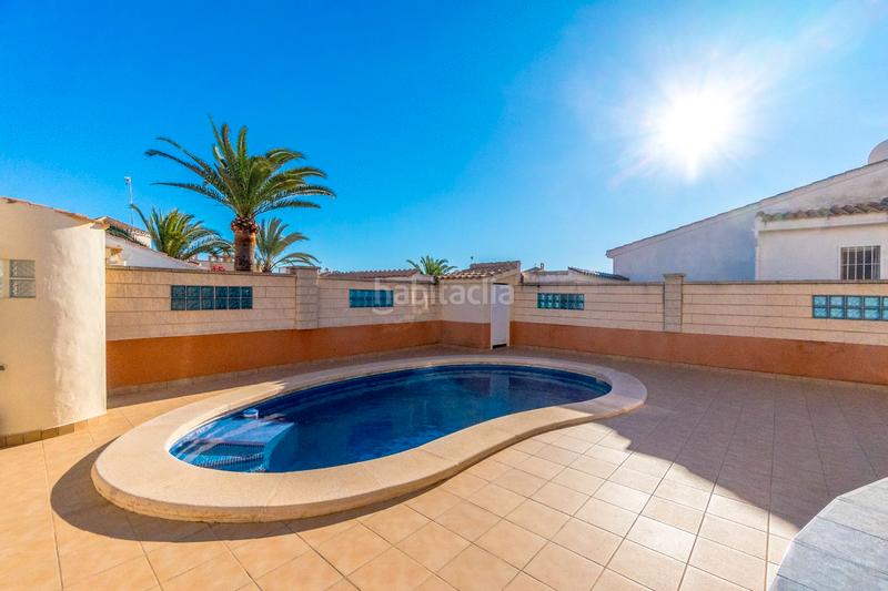 Foto 41ca4e6d-95a7-4557-b1f7-e69971e247e4. Chalet con riscaldamento parcheggio piscina in La Florida Orihuela