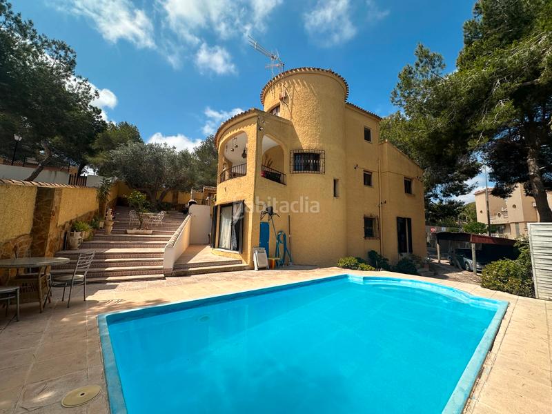 Foto 2fadec48-ab09-4cf9-84f5-94bfb28652e7. Chalet con piscina in Villamartín-Las Filipinas Orihuela