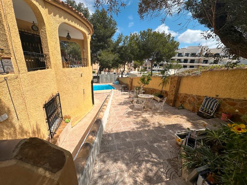 Foto 35db3fa8-b97f-4357-84e6-8aeb490f2245. Xalet amb piscina a Villamartín-Las Filipinas Orihuela