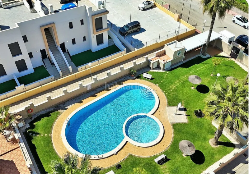 Foto d993d5fc-cbd0-40df-9a3f-0cbc9be9d101. Semi detached house with parking pool in Los Almendros Orihuela