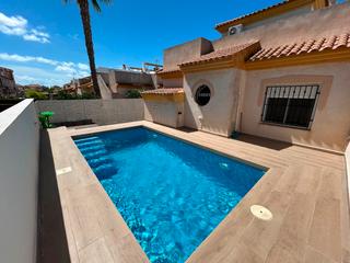 Zweistöckige Wohnung in Playa Flamenca