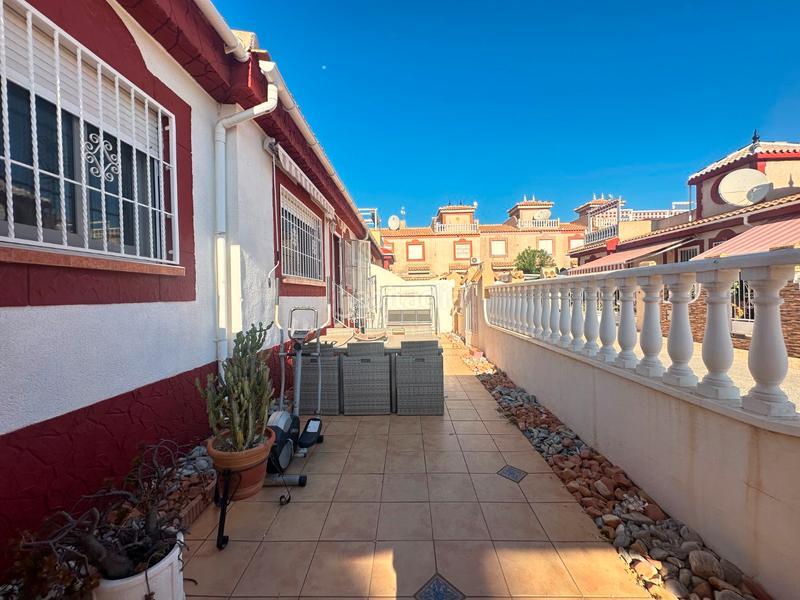 Foto 318c3d15-0c92-4be3-a184-3abca6bc0bdb. Casa con piscina in Playa Flamenca Orihuela